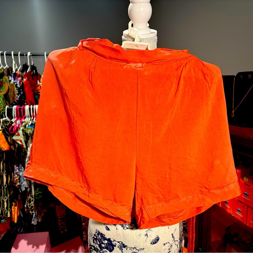 Mari Petite Size PS Belted Soft Peach Shorts